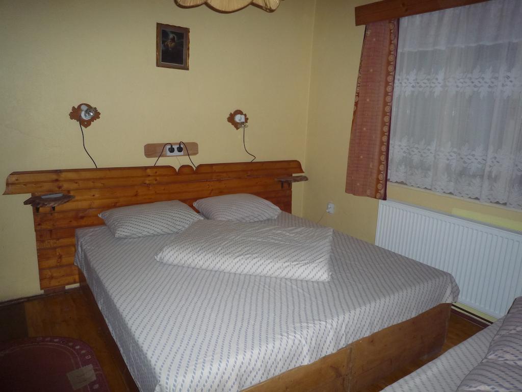 Pensiunea Mioritica Sibiel Camera foto